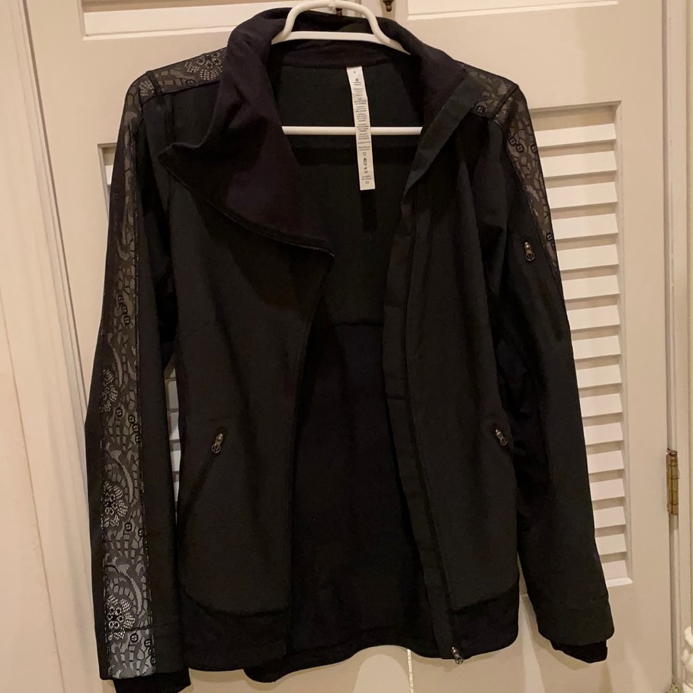 Lululemon Black Jacket Gently Worn Size 6